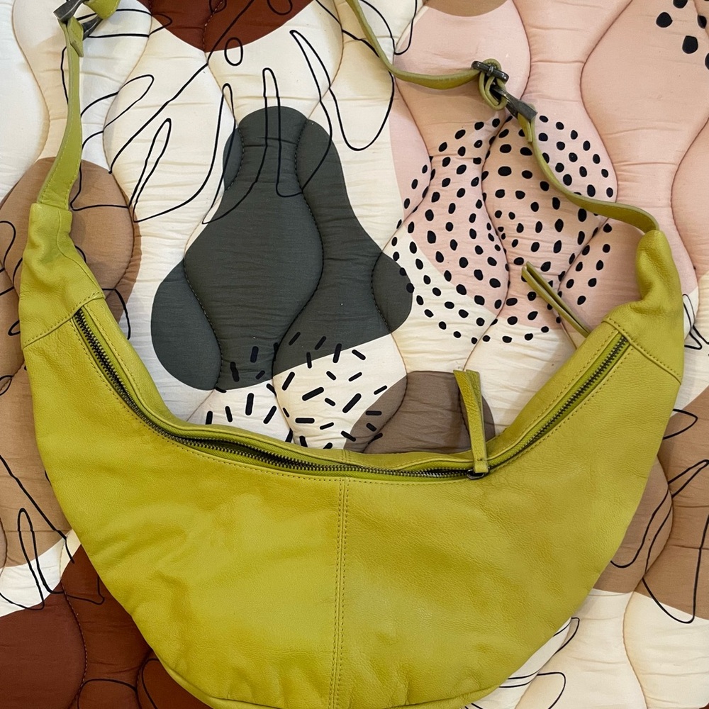 FREE PEOPLE IDLE HANDS SLING BAG